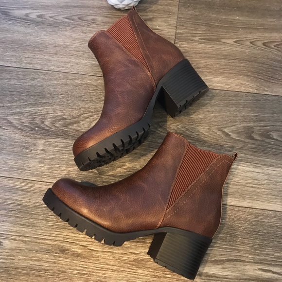 mia jody ribbed block heel chelsea boot